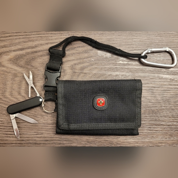 Swissgear travel wallet black with swiss tools for free - Picture 1 of 6